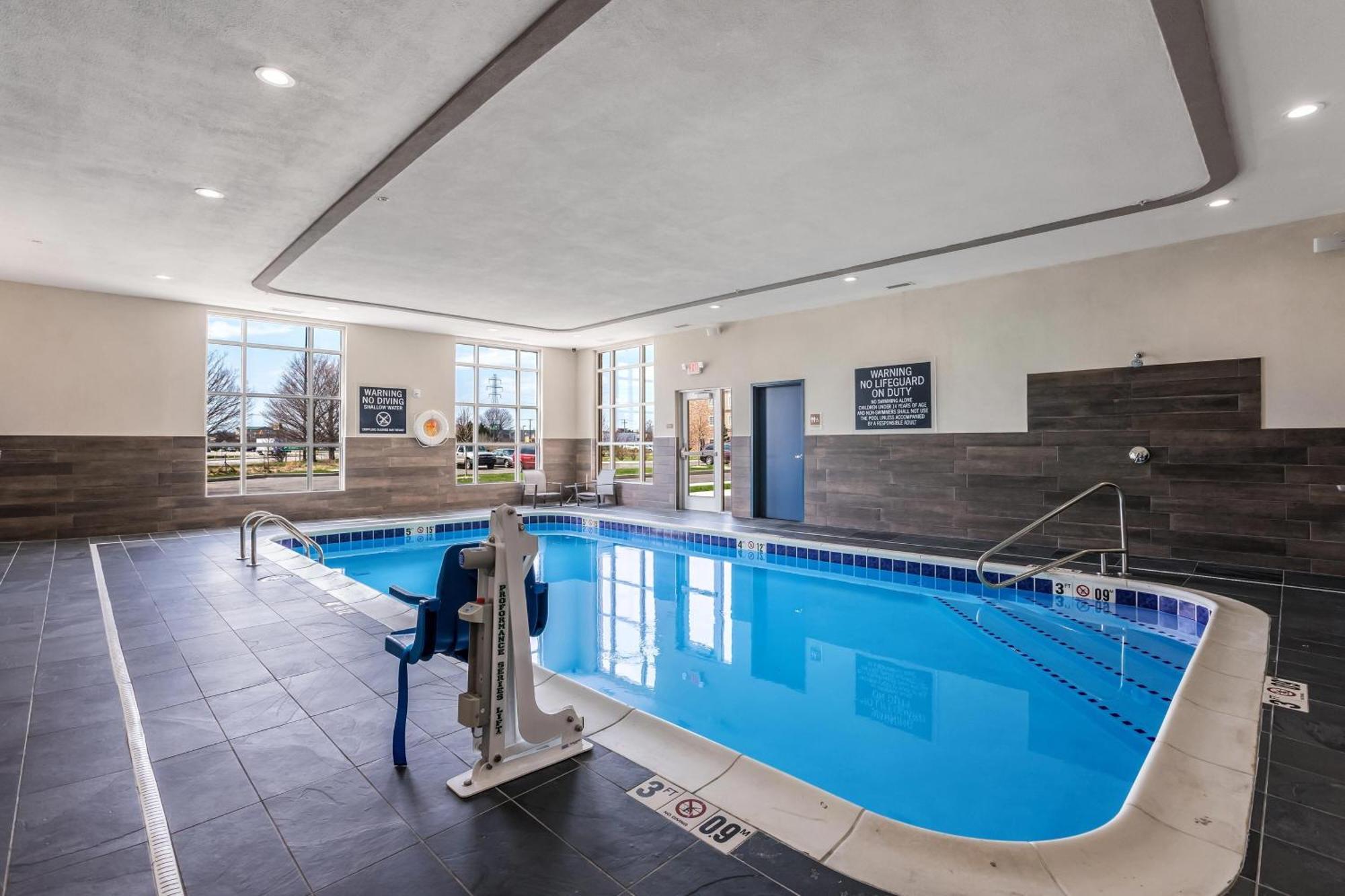 Four Points By Sheraton Elkhart Extérieur photo